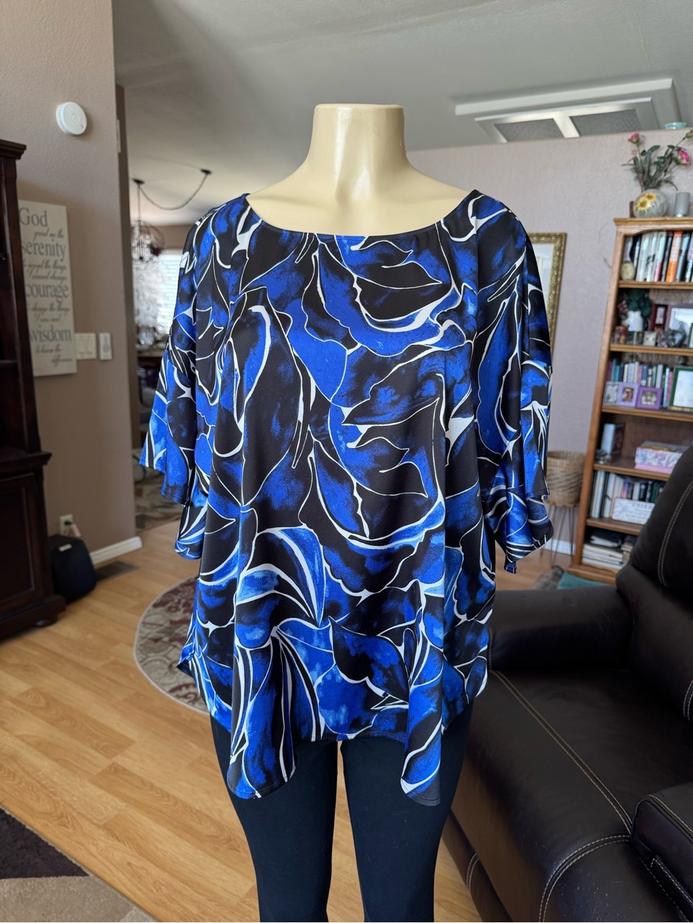 Anne Klein blue & black abstract short ruffled sleeves silky blouse-size 1X